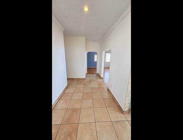 2.5 BEDROOM APARTMENT FOR SALE IN GLENWOOD